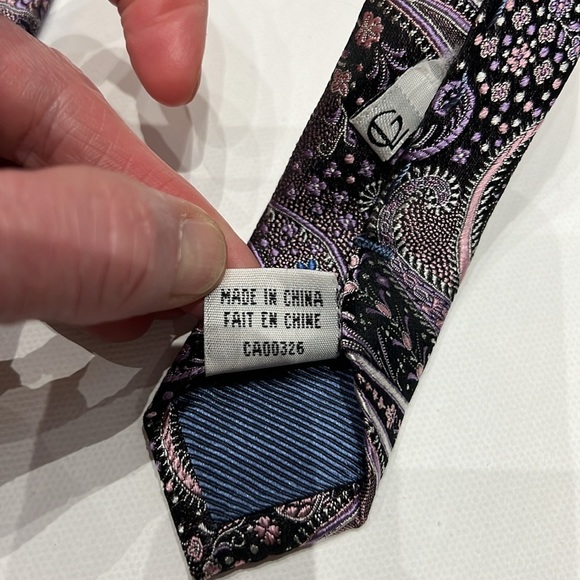 Men's Mauve Paisley Guy Laroche Tie - Picture 6 of 8